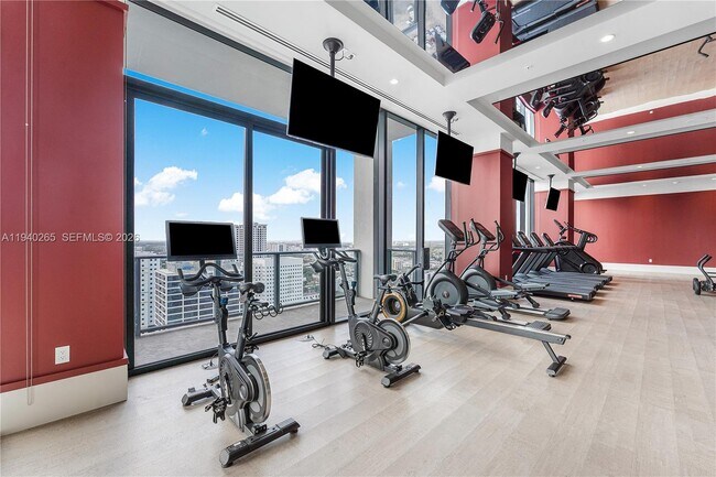 Building Photo - 11 NE 6th St