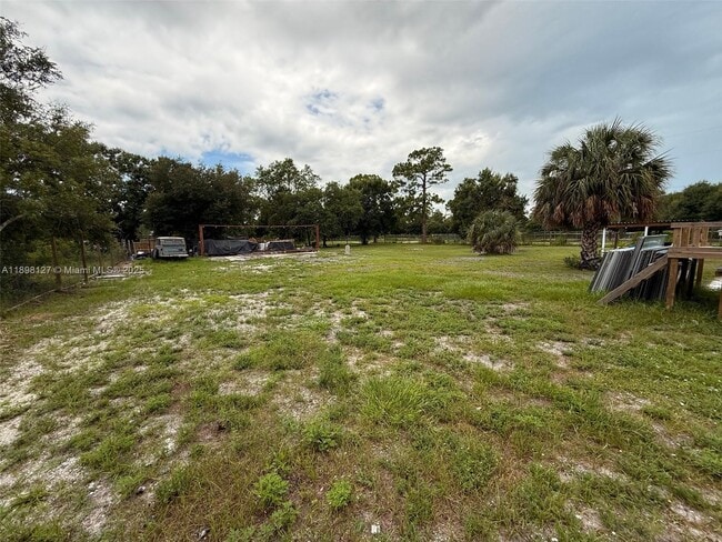 Building Photo - 751 Appaloosa Ave