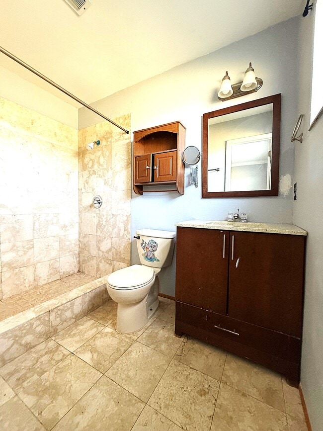 Building Photo - 5401 Pinetrail Way