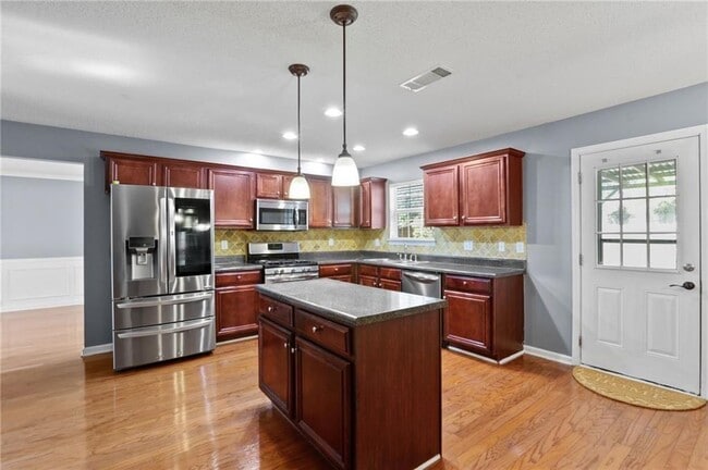 Building Photo - 4550 Ivy Fork Dr