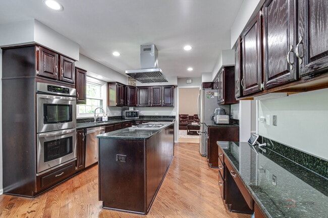 Building Photo - 108 Brook Hill Ln