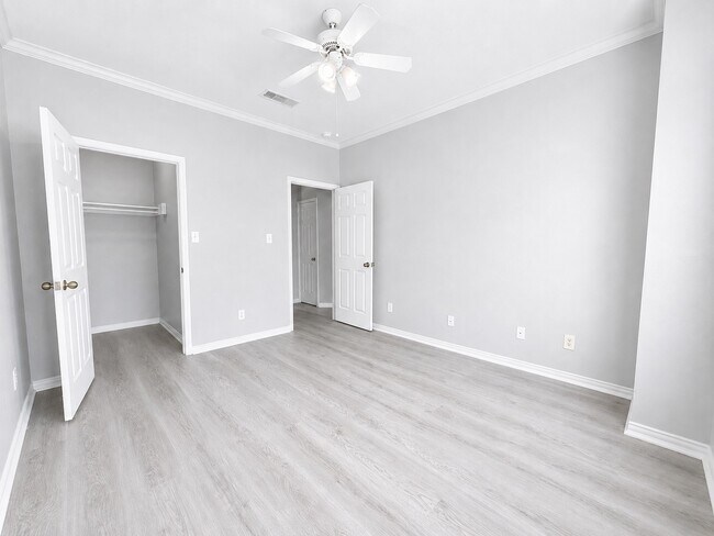 Building Photo - 9400 Bellaire Blvd