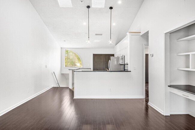 Building Photo - 8983 Heron Walk Dr