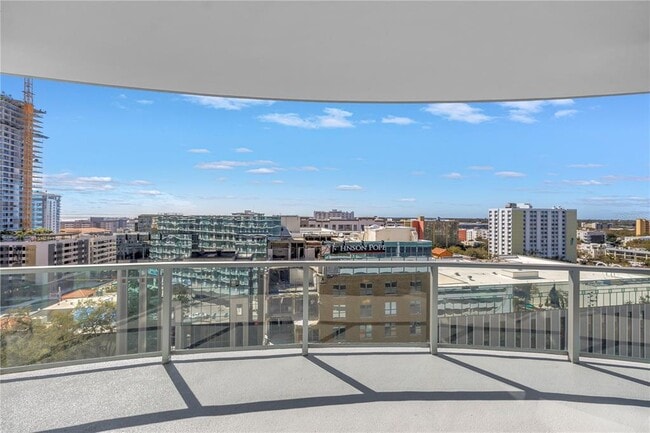 Building Photo - 400 Central Ave