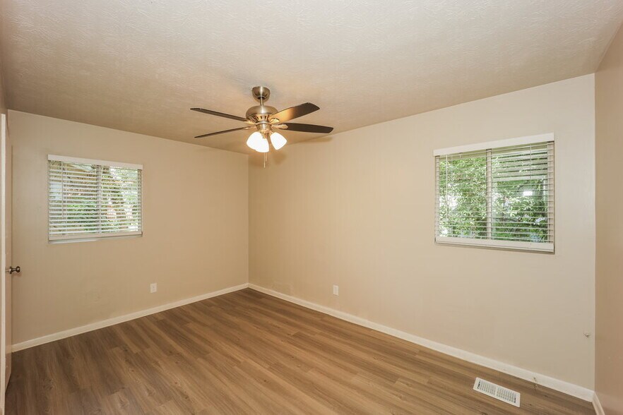 Building Photo - 8268 Dunellen Ln