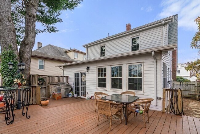 Building Photo - 162 Elliot Ave