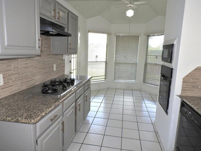 Building Photo - 2107 Creekshire Dr