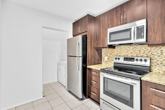 Building Photo - Beautiful 3 bedroom 2 bath condo in Coral Springs