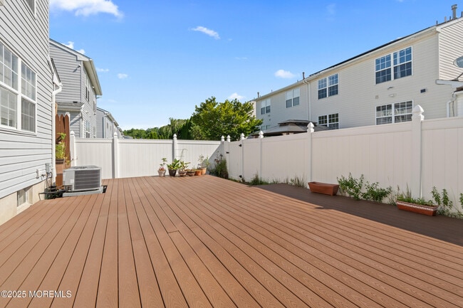 Building Photo - 7 Warbler Rd