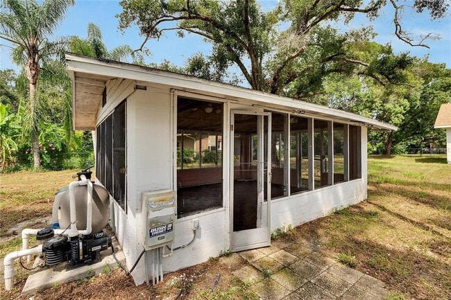 Building Photo - 11718 N Ola Ave