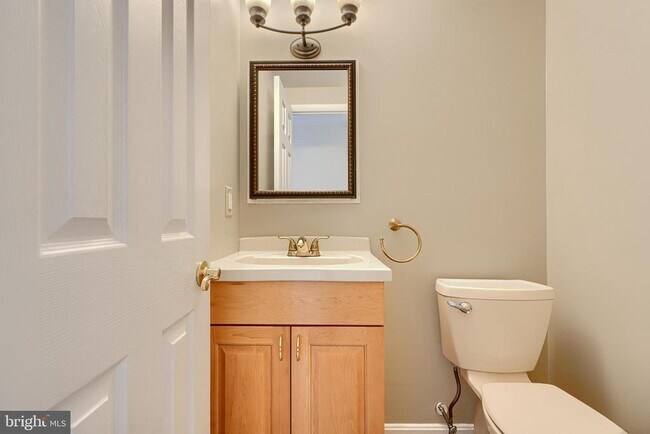 Building Photo - 1505 Westminster Ct