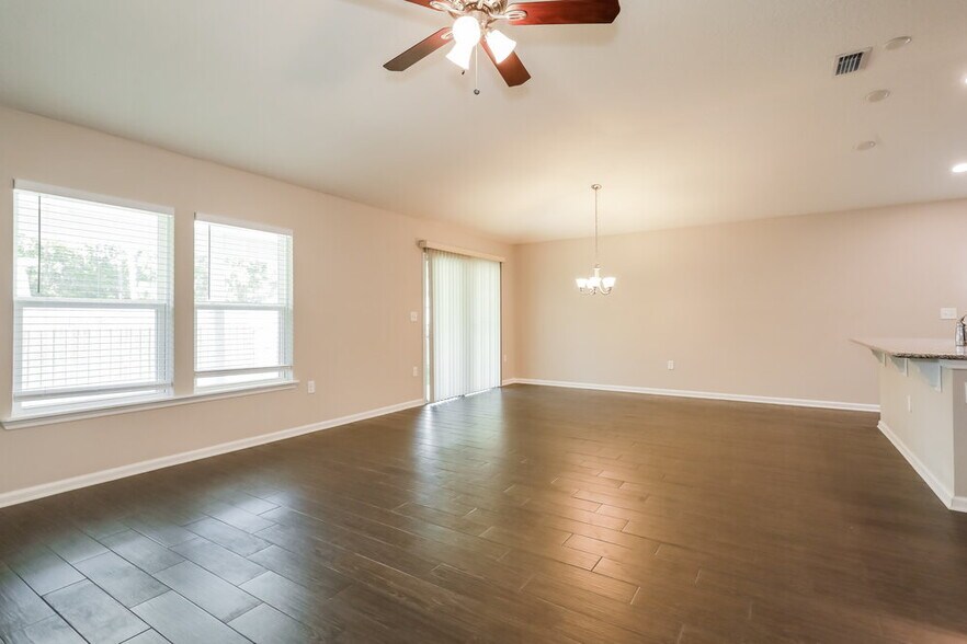 Building Photo - 3020 Angora Bay Dr