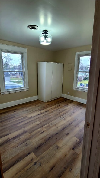 Building Photo - 1208.5 N Apperson Way