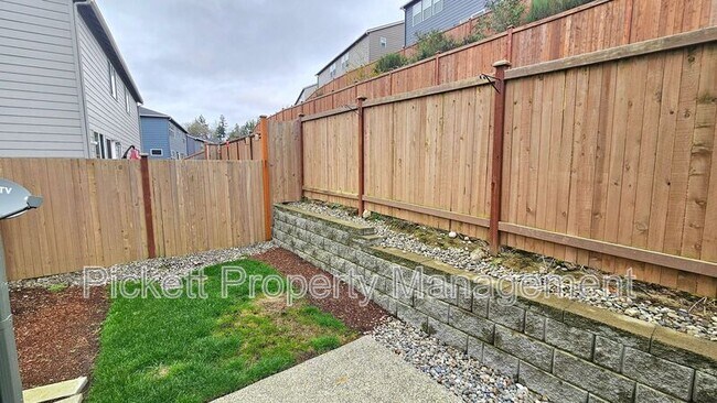 Building Photo - 6540 Yorktown Pl NE