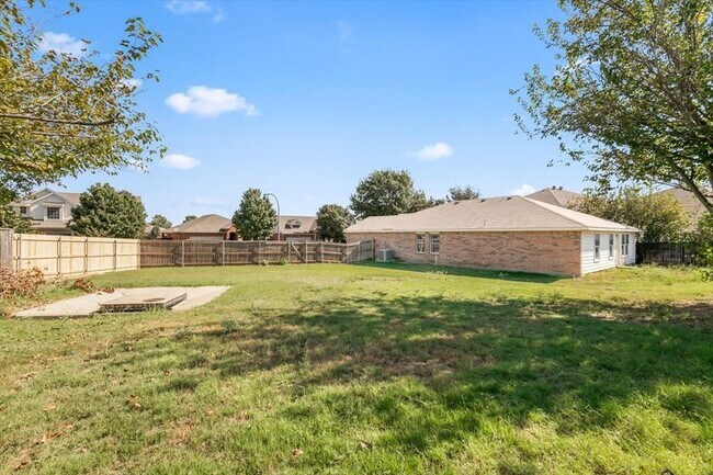 Building Photo - 10745 Kittering Trl