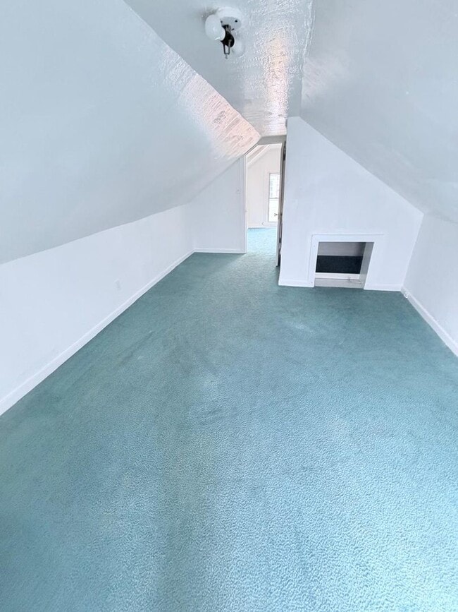 Building Photo - Spacious 4-Bedroom Single-Family Home with 2-Car Garage in Cleveland Heights