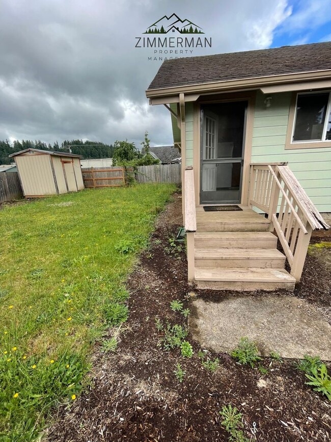 Building Photo - 3 bedroom, 1 1/2 bathroom House in Thurston neighborhood