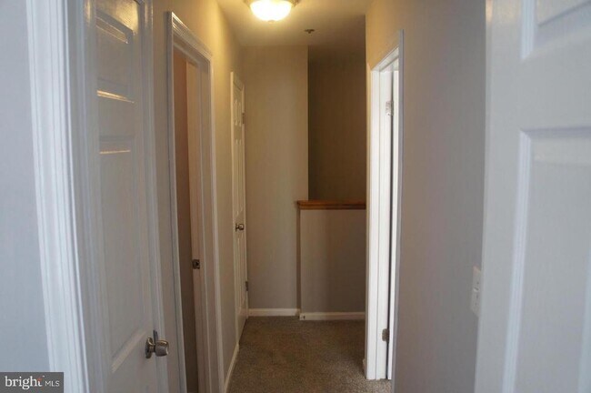 Building Photo - 5814 Holly Springs Dr N