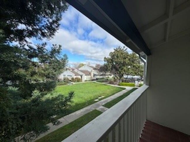 Building Photo - Beautiful Los Gatos Condo, Excellent Schools, 2 Bedroom 1.5 Bath.  Patio and a private one car ga...