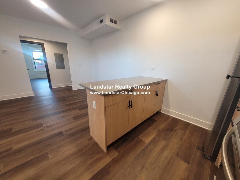 Building Photo - 1241 Chicago Ave