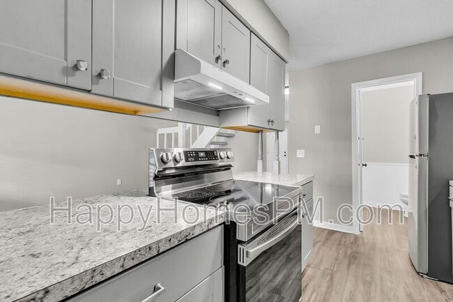 Building Photo - 5737 Dewsbury Ln