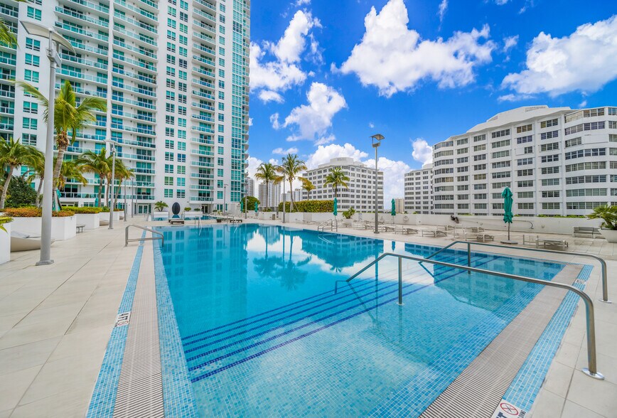Building Photo - 951 Brickell Ave