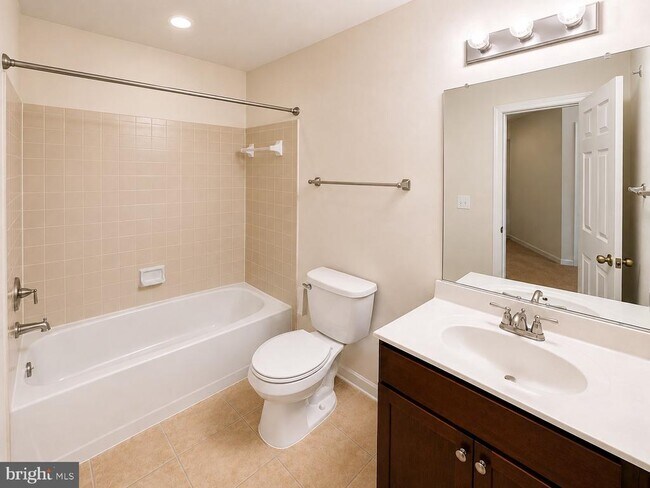 Building Photo - 6076 Wicker Ln