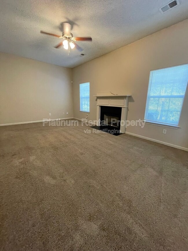 Building Photo - 1740 Spring Hill Cove