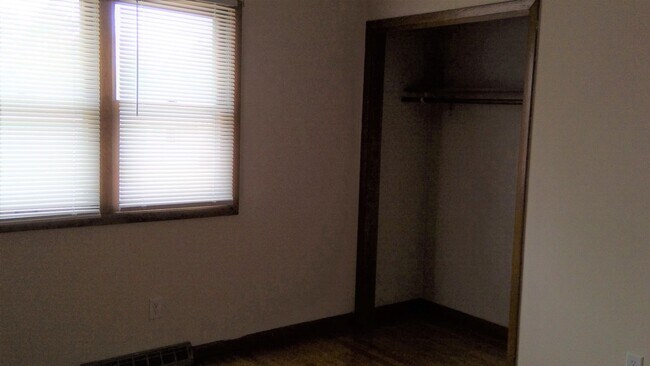 Building Photo - 378