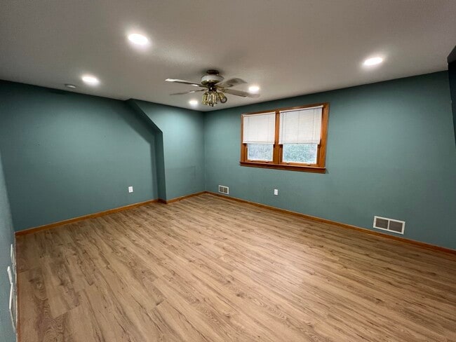 Building Photo - 18 Birk St