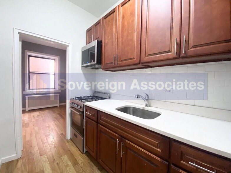 Building Photo - 235 W 103rd St