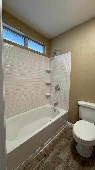 primary bathroom - 3625 Toscany Ct