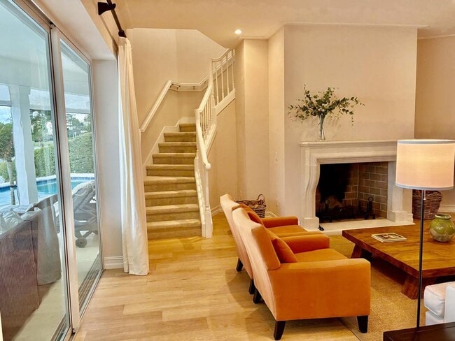 Building Photo - home