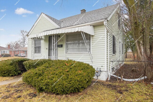 Building Photo - Charming Recently Renovated 3-Bedroom Bungalow in Detroit!