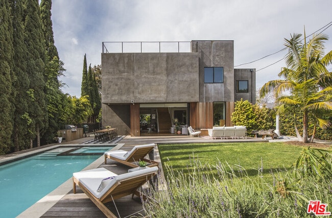 Building Photo - 12662 Rose Ave