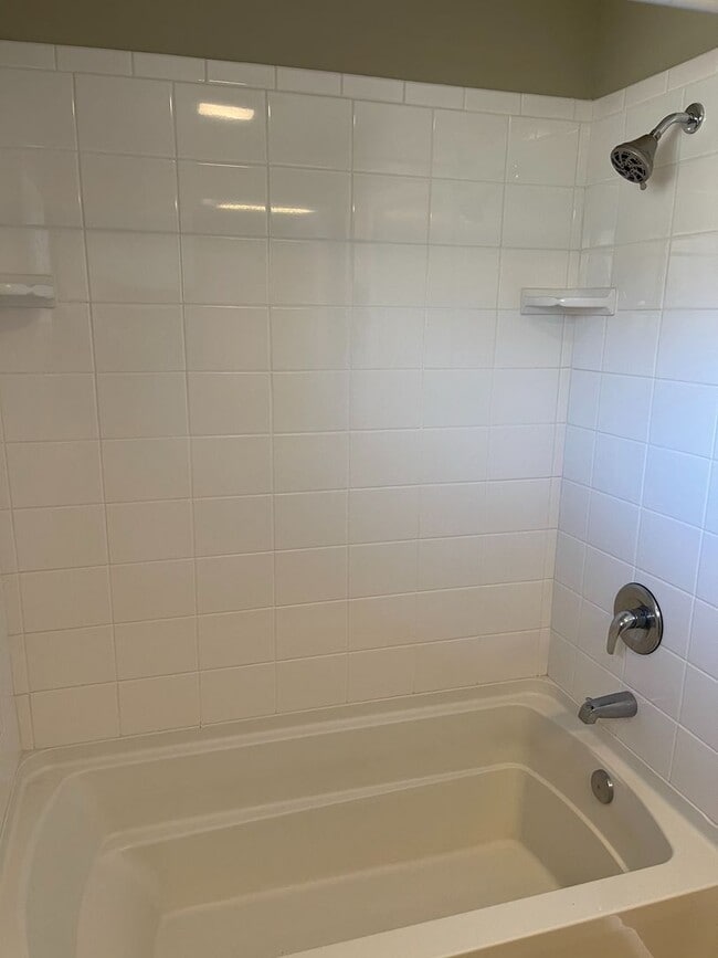 Building Photo - West Asheville, Green Built,  4 Bedroom, 4 Bathrooms. Two separate  living areas.