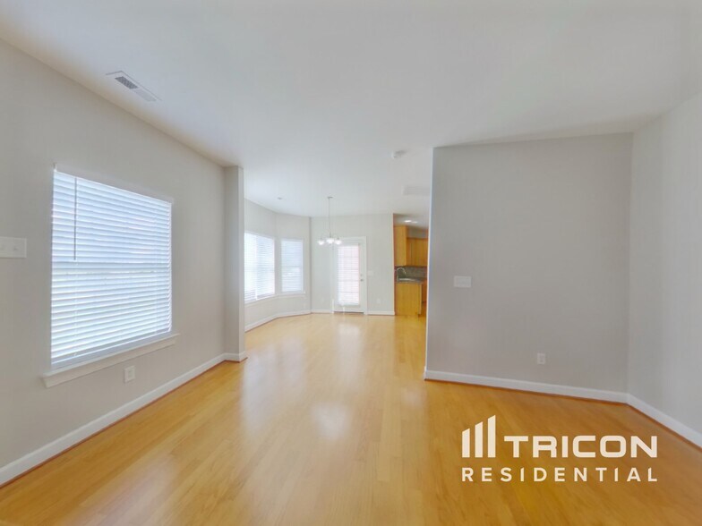 Building Photo - 2625 Sierra Chase Dr