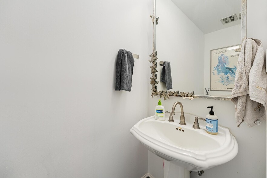Building Photo - 7349 Eldorado Ct