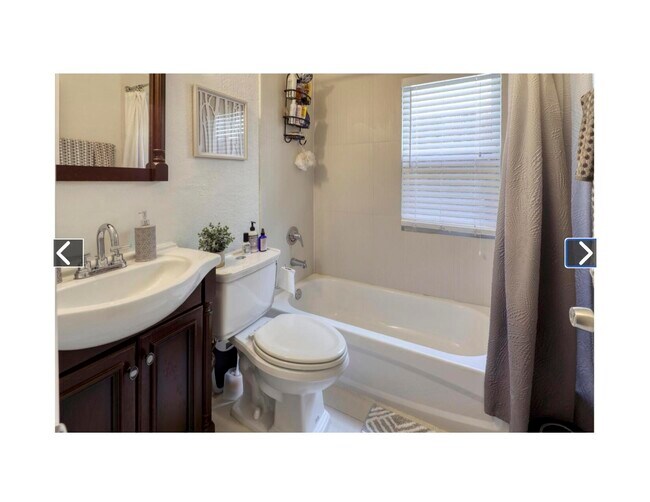 Building Photo - 518 Biscayne Dr