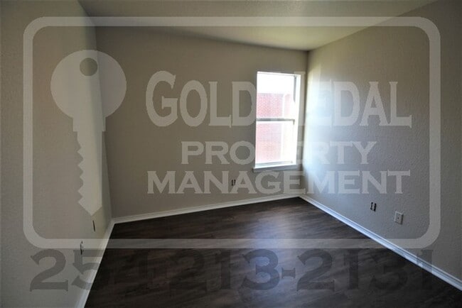 Building Photo - 3401 Barcelona Dr