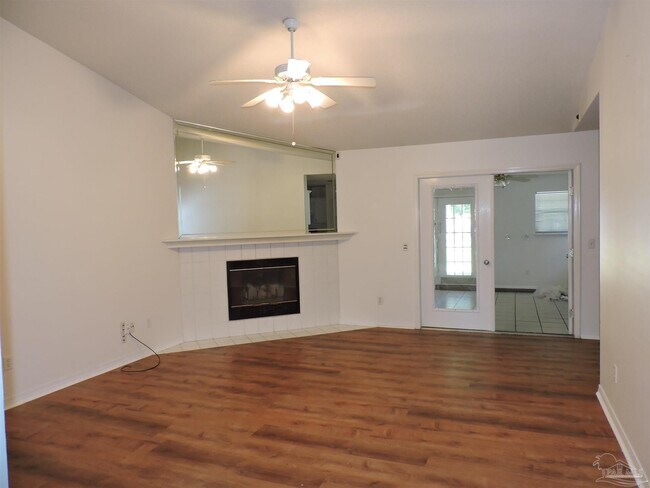 Building Photo - 2552 Southern Oaks Dr