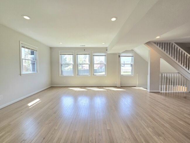 Building Photo - 10810 Norman Ave