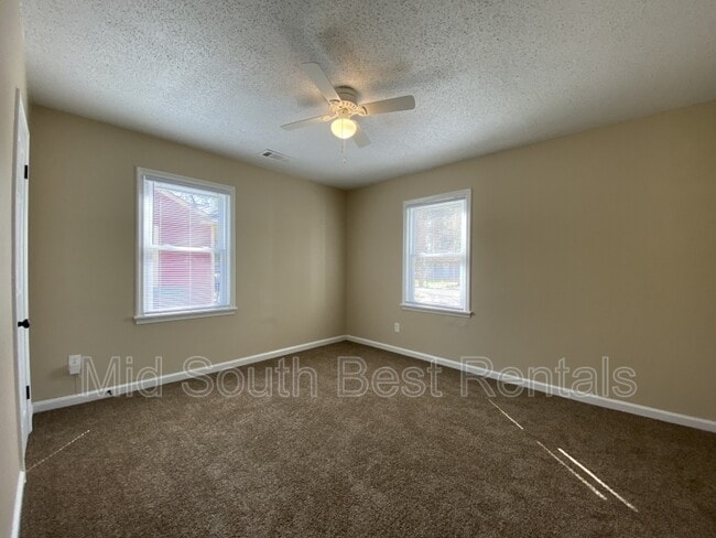 Building Photo - 1986 Dupont Ave