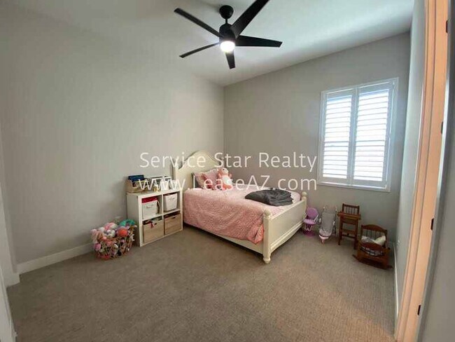 Building Photo - 9607 E Solina Ave