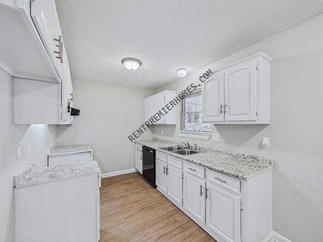 Building Photo - 20 Fox Den Ct