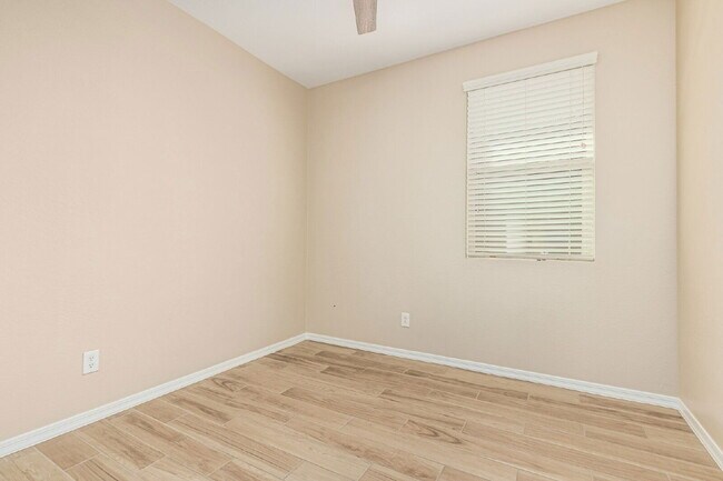 Building Photo - 19874 W Devonshire Ave