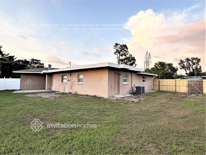 Building Photo - 2401 24th Way