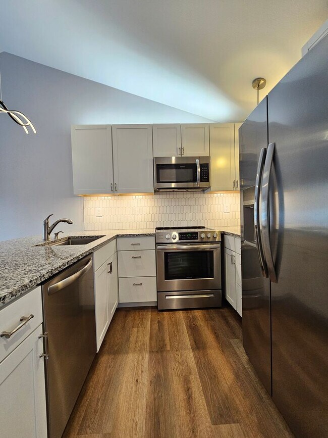 Building Photo - Fully Remodeled Condo in Broomfield