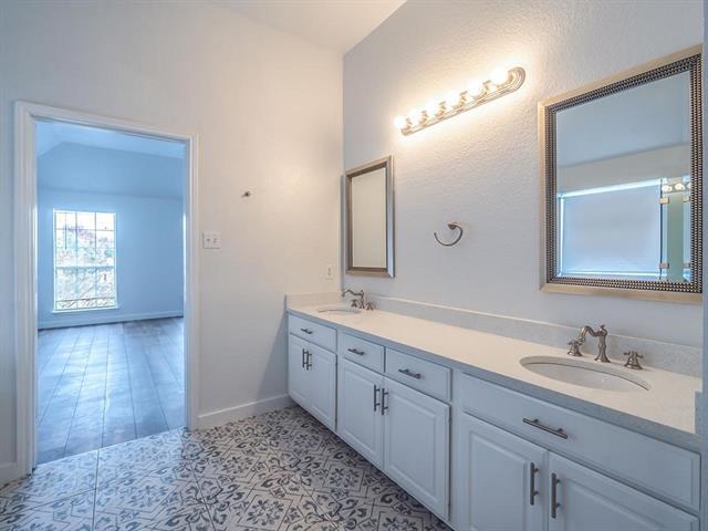 Building Photo - 10417 Forrest Dr