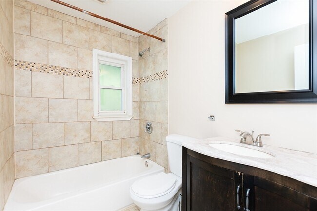 Building Photo - 27 Shannon St